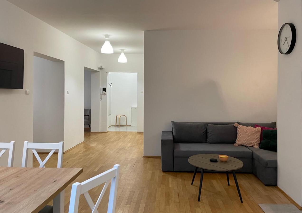 Przy Atrium Okolice Stacji Metra Rondo Onz Apartmán