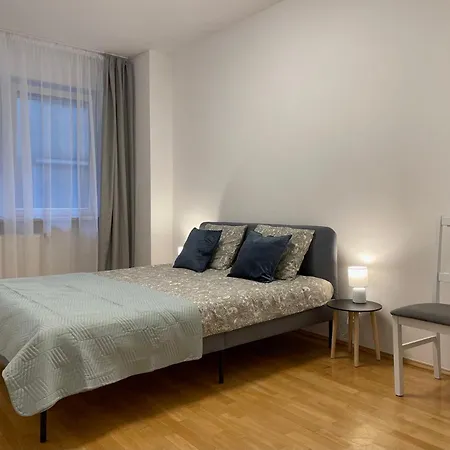 Apartament Przy Atrium Okolice Stacji Metra Rondo Onz Warsaw Exterior photo
